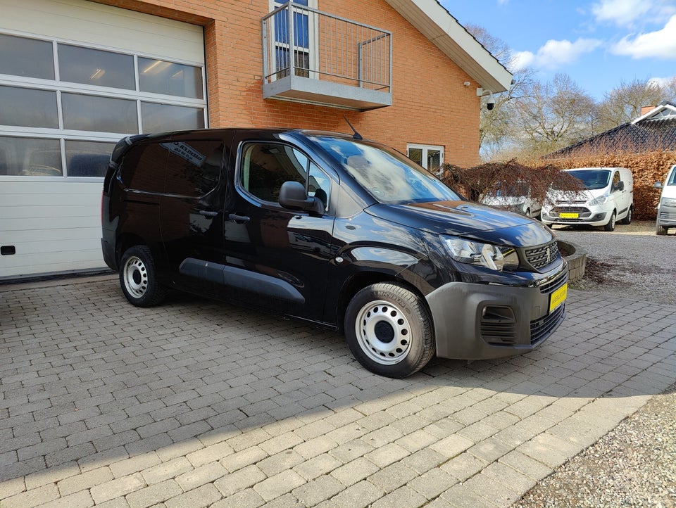 Peugeot Partner 1,5 BlueHDi 130 L2V2 Ultimate Van