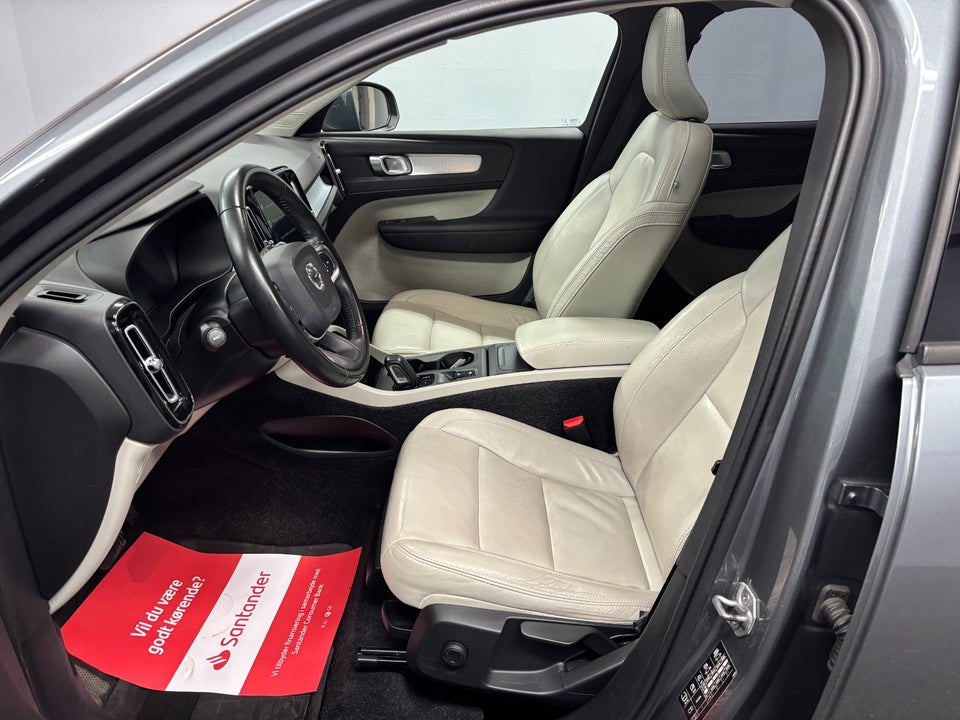 Volvo XC40 2,0 T4 190 Momentum aut. 5d