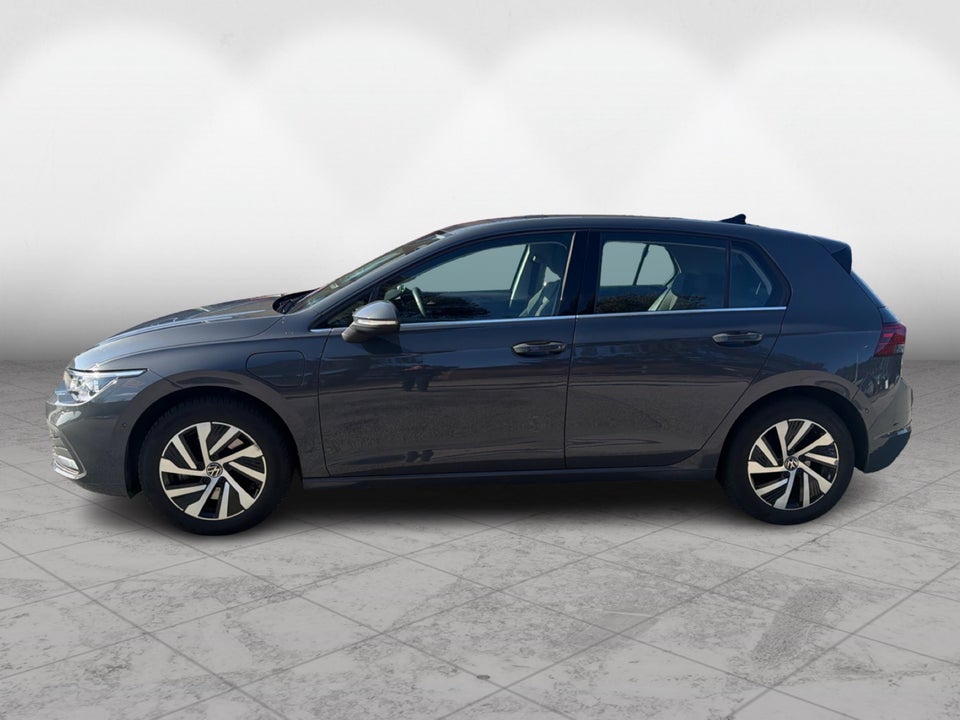 VW Golf VIII 1,4 eHybrid DSG 5d