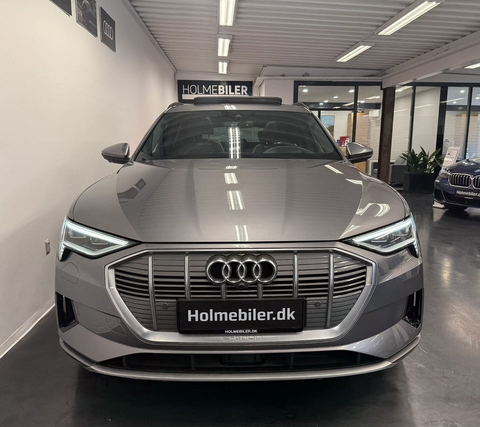 Audi e-tron 55 quattro 5d