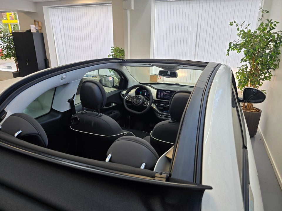Fiat 500e 42 Icon Cabrio 2d