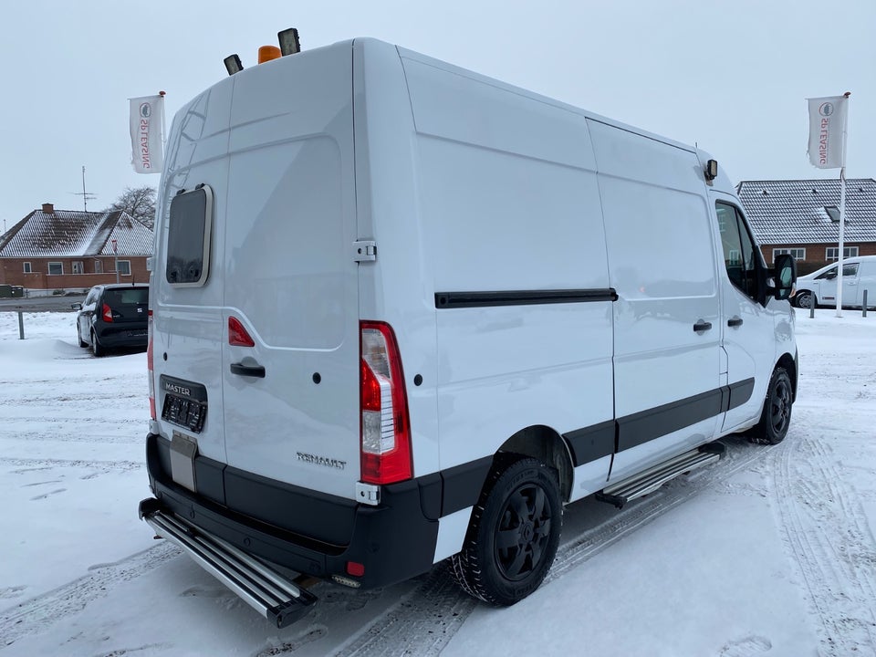 Renault Master IV T33 2,3 dCi 150 L2H2 Kassevogn