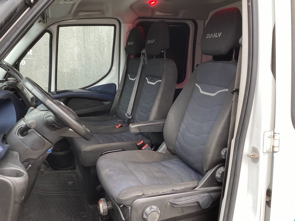 Iveco Daily 3,0 35S18 Db.Kab m/lad AG8 4d