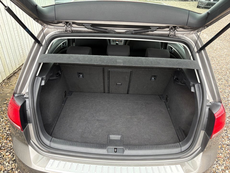 VW Golf VII 1,4 TSi 122 Life BMT 5d