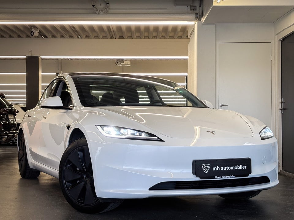 Tesla Model 3 Long Range AWD 4d