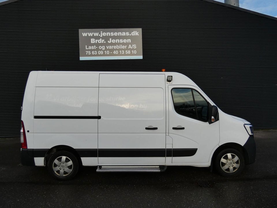 Renault Master IV T33 2,3 dCi 150 L2H2 Kassevogn