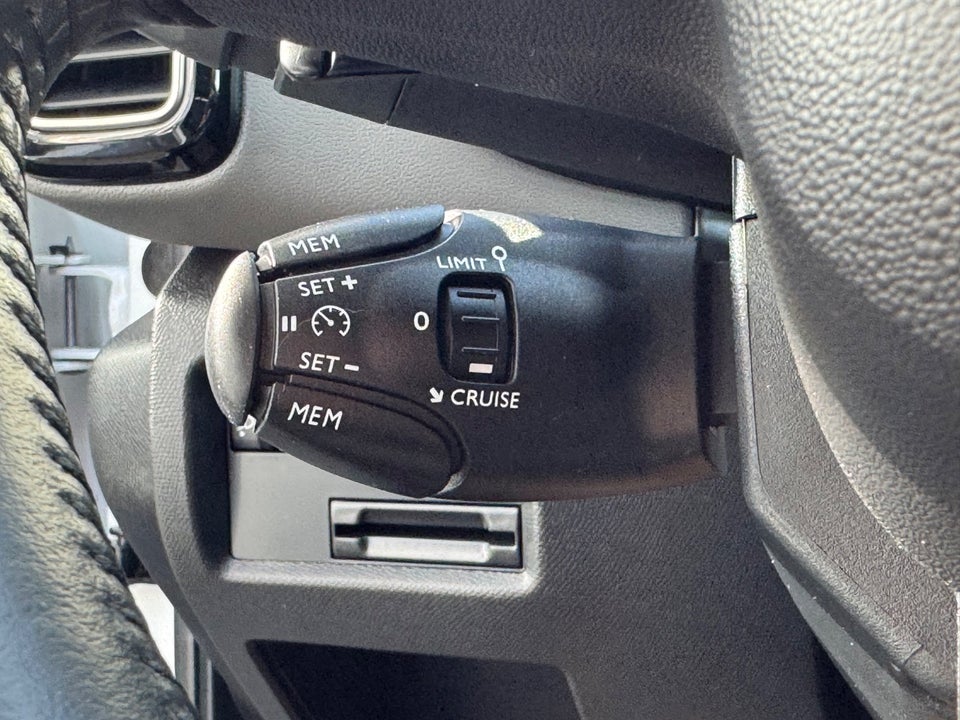 Citroën C5 Aircross 1,6 Hybrid Feel LTD EAT8 5d