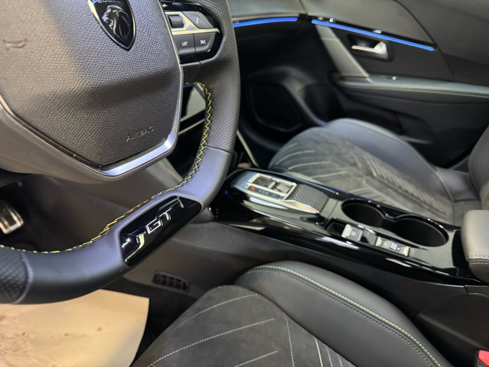 Peugeot e-208 54 GT 5d