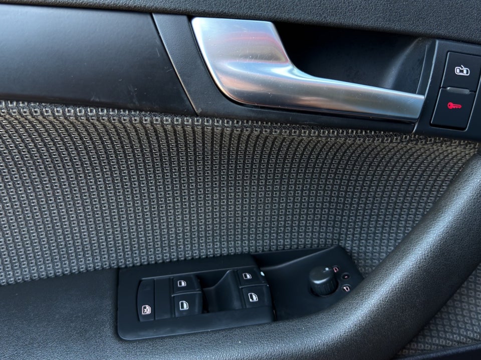 Audi A3 1,6 Ambiente Sportback 5d