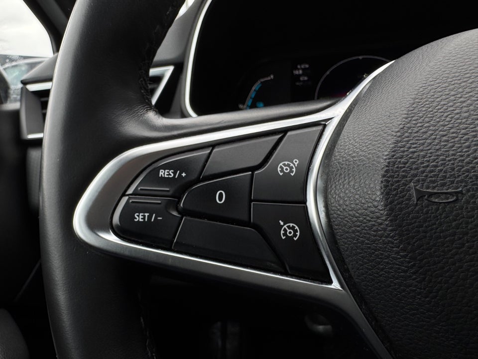 Renault Clio V 1,6 E-Tech Intens 5d