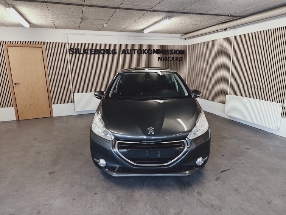 Peugeot 208 1,2 VTi Allure 5d