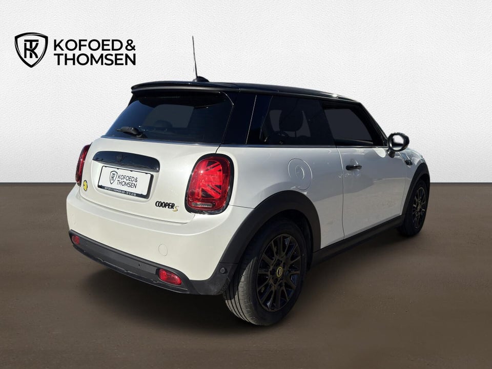 MINI Cooper SE Essential 3d