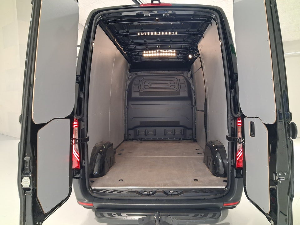 Mercedes Sprinter 215 2,0 CDi A2 Kassevogn aut. FWD