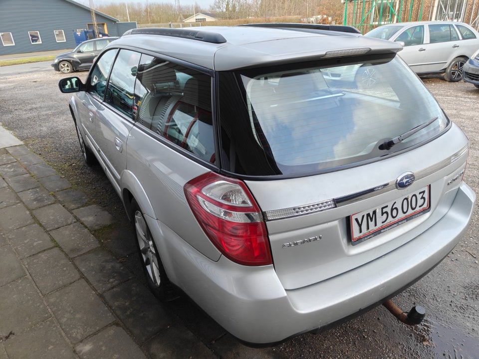 Subaru Outback 2,5i  5d