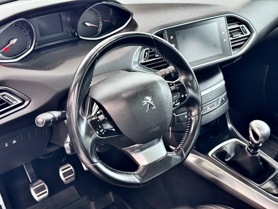 Peugeot 308 1,6 BlueHDi 120 Selection Sky SW 5d