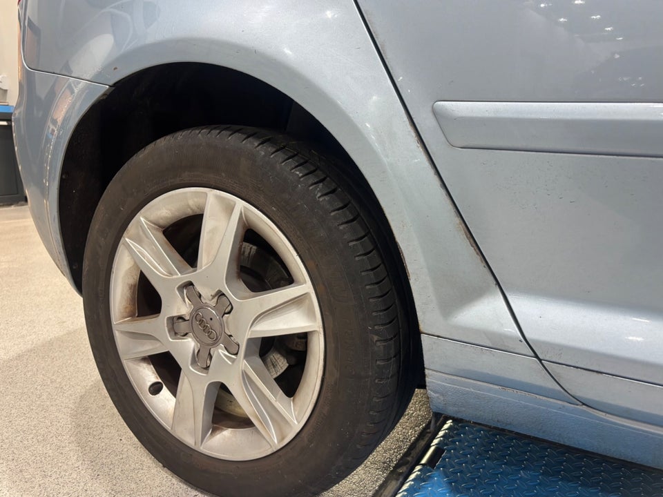 Audi A3 2,0 TDi 140 Ambiente Sportback 5d