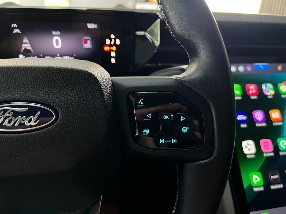 Ford Explorer 84 Select Extended Range AWD 5d