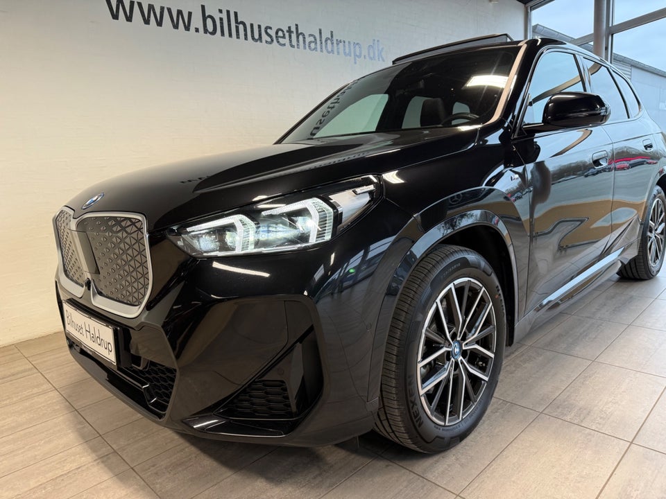 BMW iX1 xDrive30 M-Sport 5d
