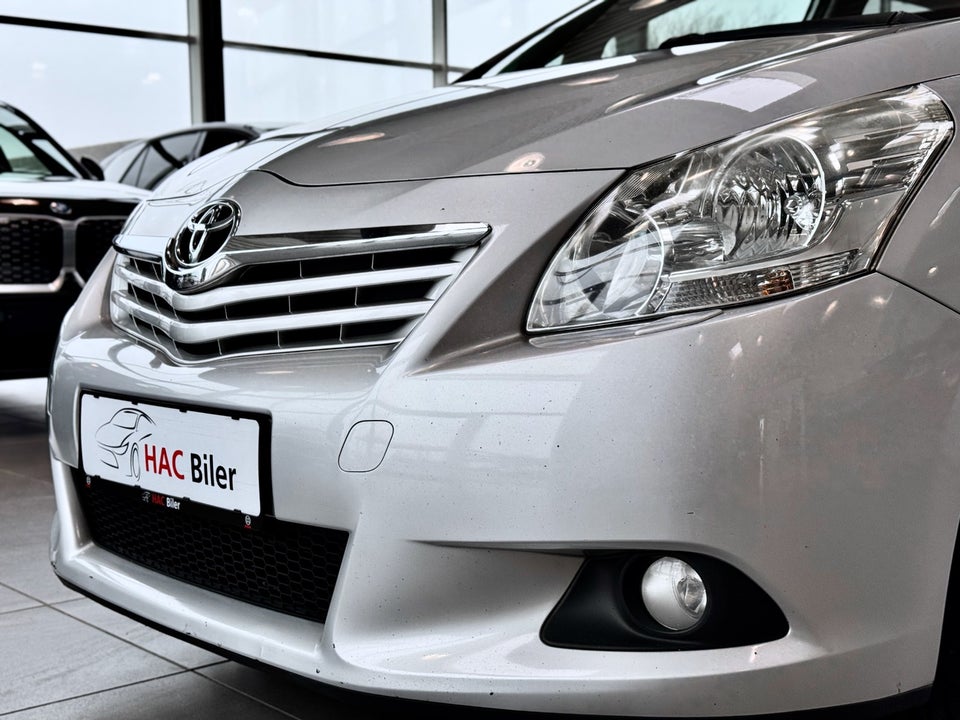 Toyota Verso 1,8 TX Skyview 7prs 5d