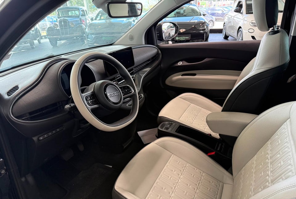 Fiat 500e 42 la Prima Sky 3d
