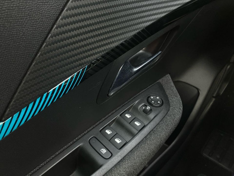 Peugeot e-208 50 Style 5d