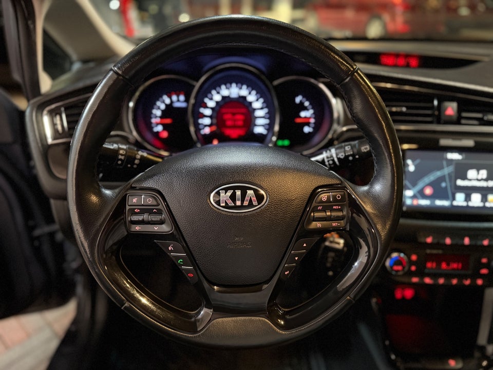 Kia Ceed 1,6 CRDi 136 Attraction SW 5d