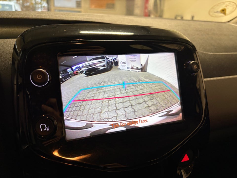 Peugeot 108 1,0 e-VTi 72 Infinity 5d