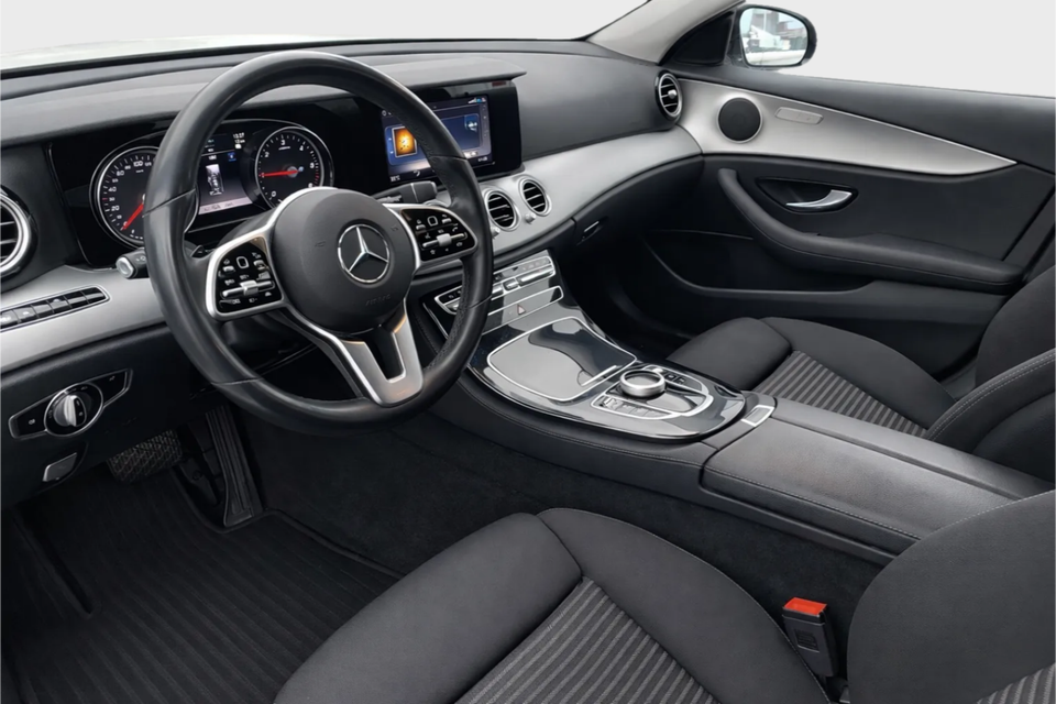 Mercedes E300 de 2,0 Avantgarde stc. aut. 5d
