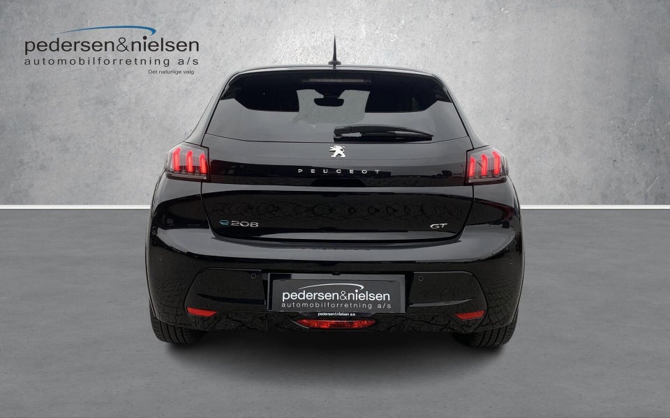 Peugeot e-208 50 GT 5d