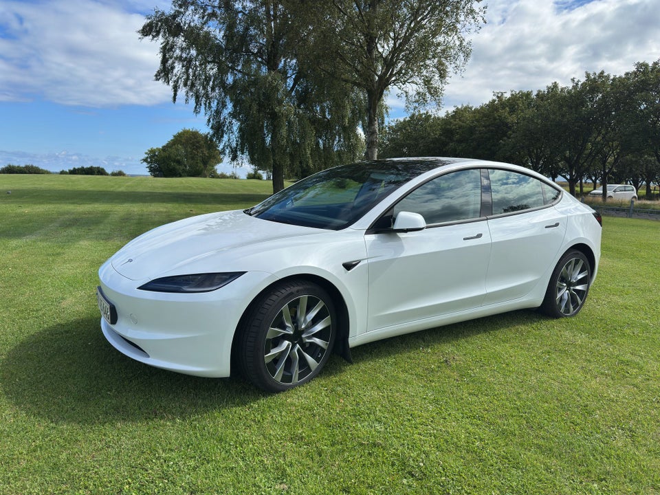 Tesla Model 3 Long Range AWD 4d