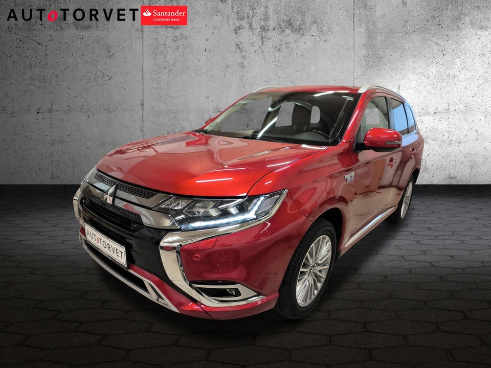 Mitsubishi Outlander 2,4 PHEV Limited CVT 4WD 5d