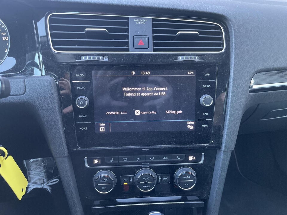 VW Golf VII 1,5 TSi 150 Highline Connect Variant DSG 5d