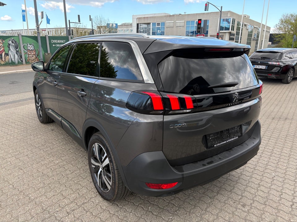 Peugeot 5008 1,2 e-THP 130 Strike 7prs 5d