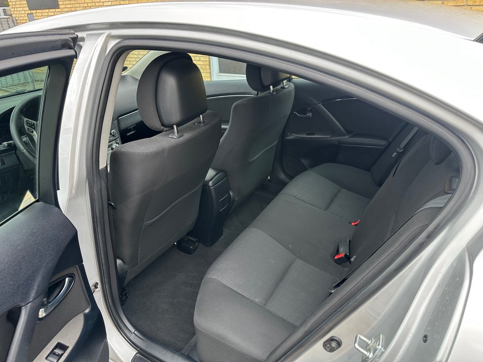 Toyota Avensis 1,8 VVT-i T2 4d