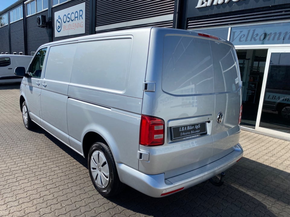 VW Transporter 2,0 TDi 150 Kassevogn DSG lang