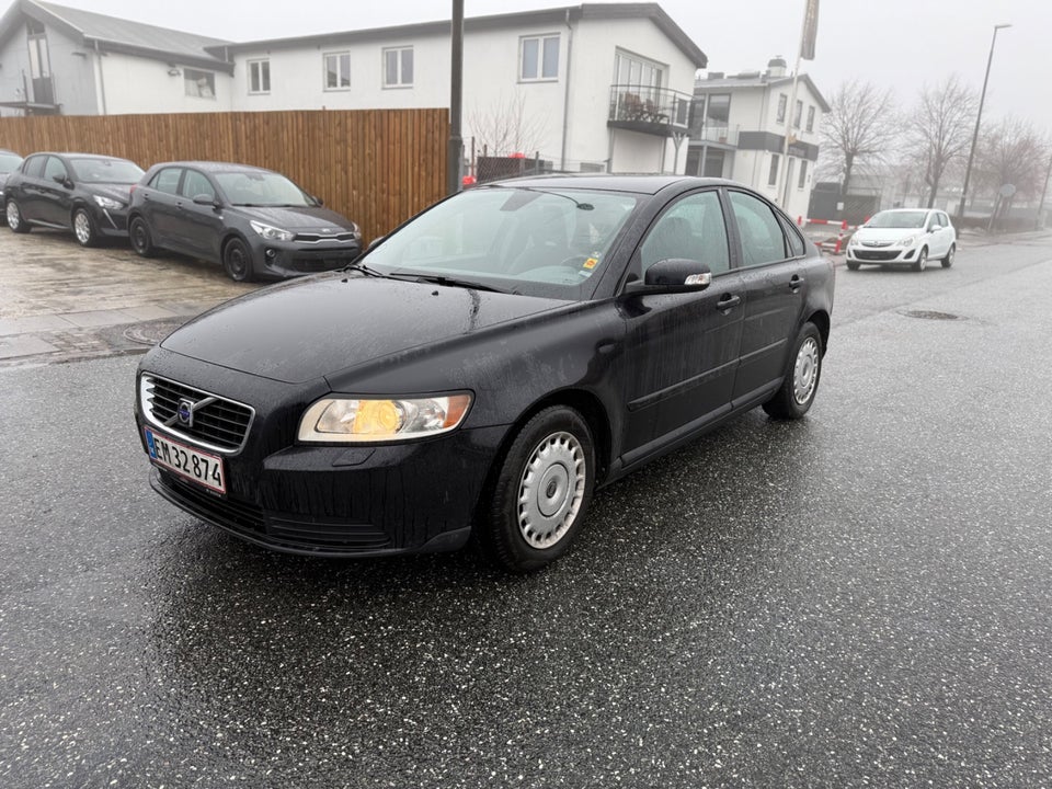 Volvo S40 1,8 Momentum 4d