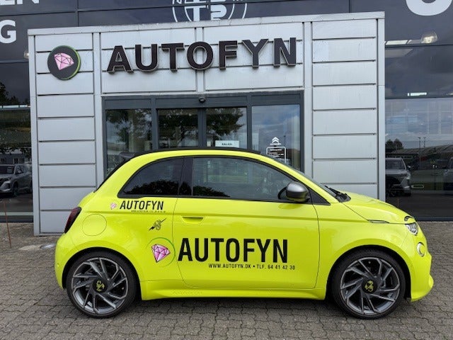 Abarth 500e Scorpionissima Cabrio 2d