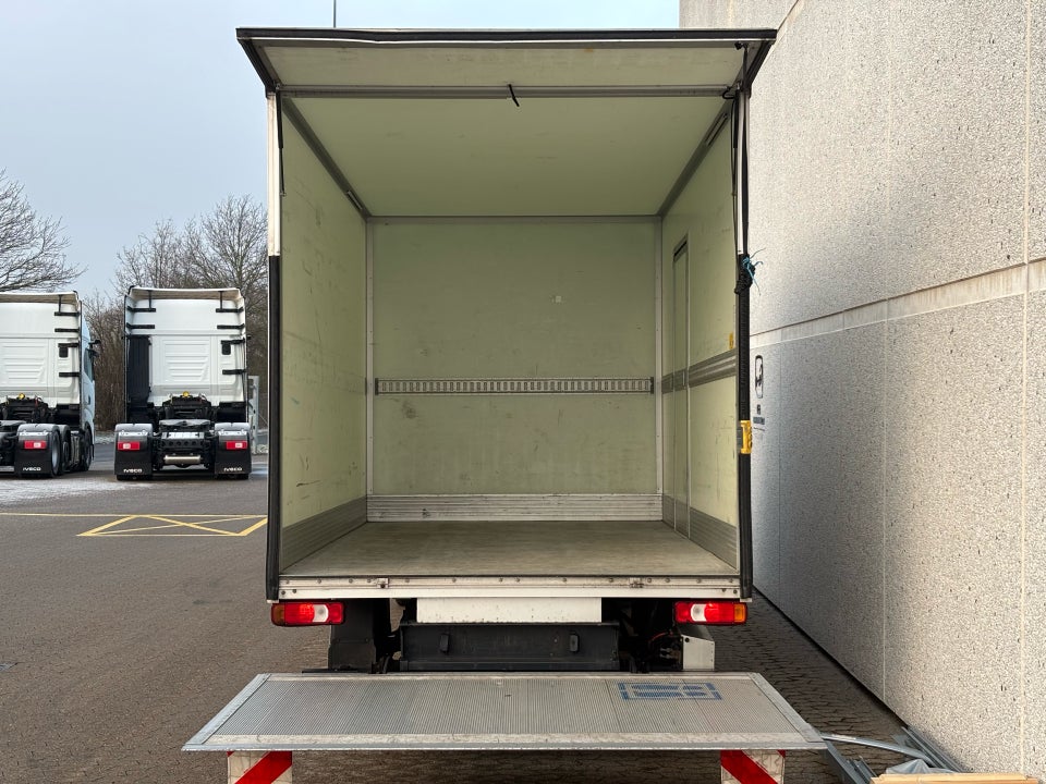 Iveco Daily 3,0 35S18 4100mm Box m/lift AG8