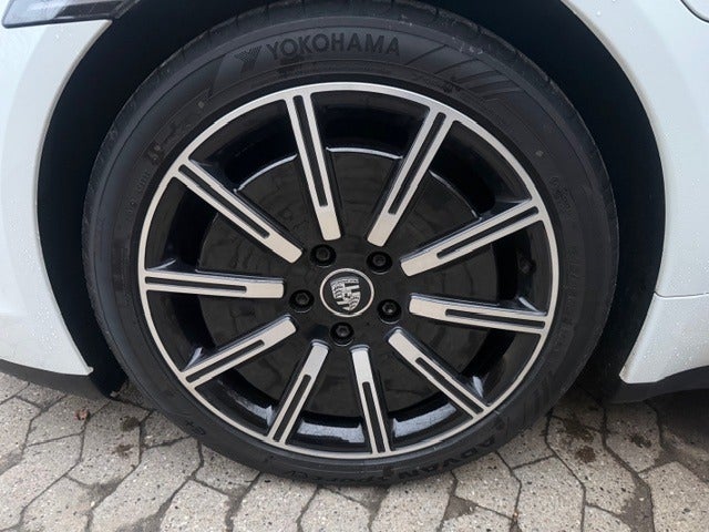 Porsche Taycan Performance+ 4d