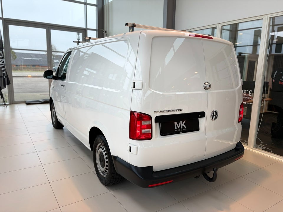 VW Transporter 2,0 TDi 102 Kassevogn kort