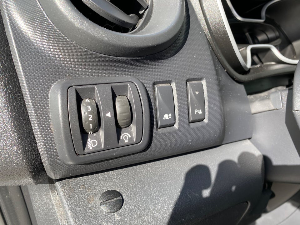 Renault Trafic T29 2,0 dCi 145 L2H1