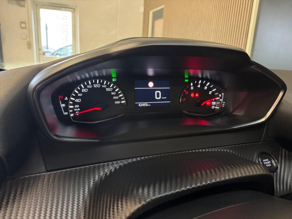 Peugeot 208 1,2 PureTech 100 Allure 5d