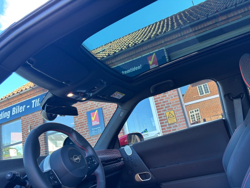 MINI Cooper SE JCW Trim XL 3d