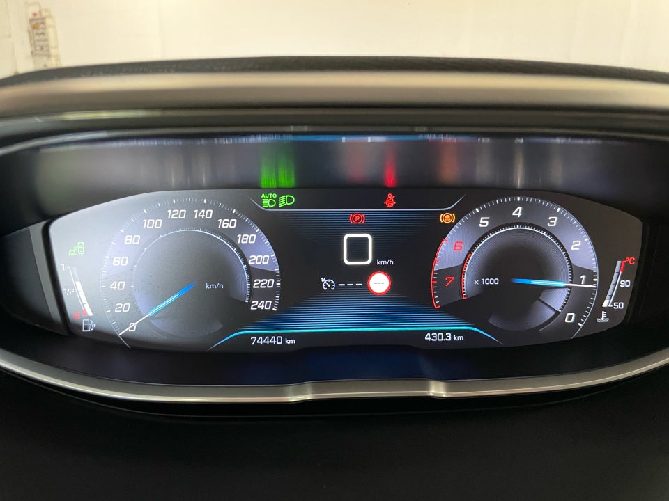 Peugeot 3008 1,2 e-THP 130 Allure 5d