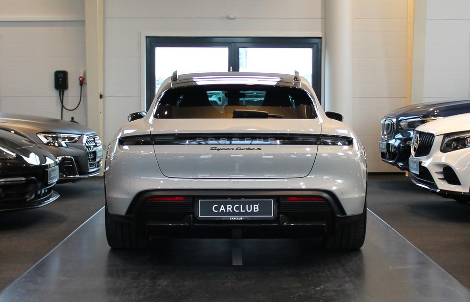 Porsche Taycan Turbo S Performance+ Cross Turismo 5d
