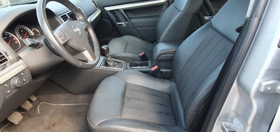 Opel Vectra 2,2 16V Direct Comfort 5d