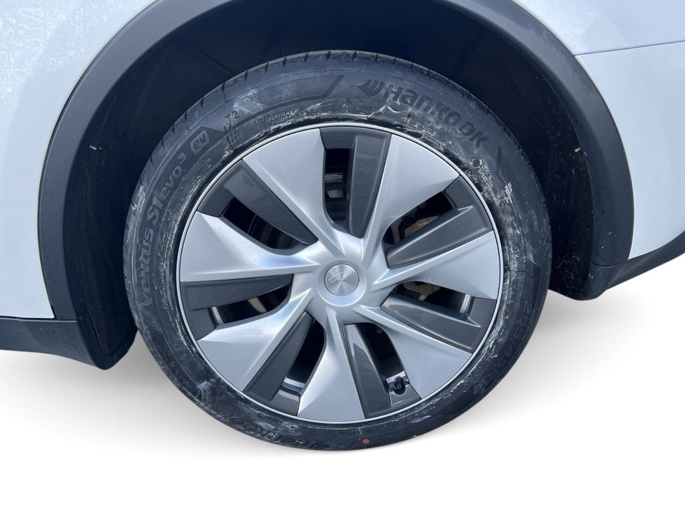 Tesla Model Y Long Range AWD 5d