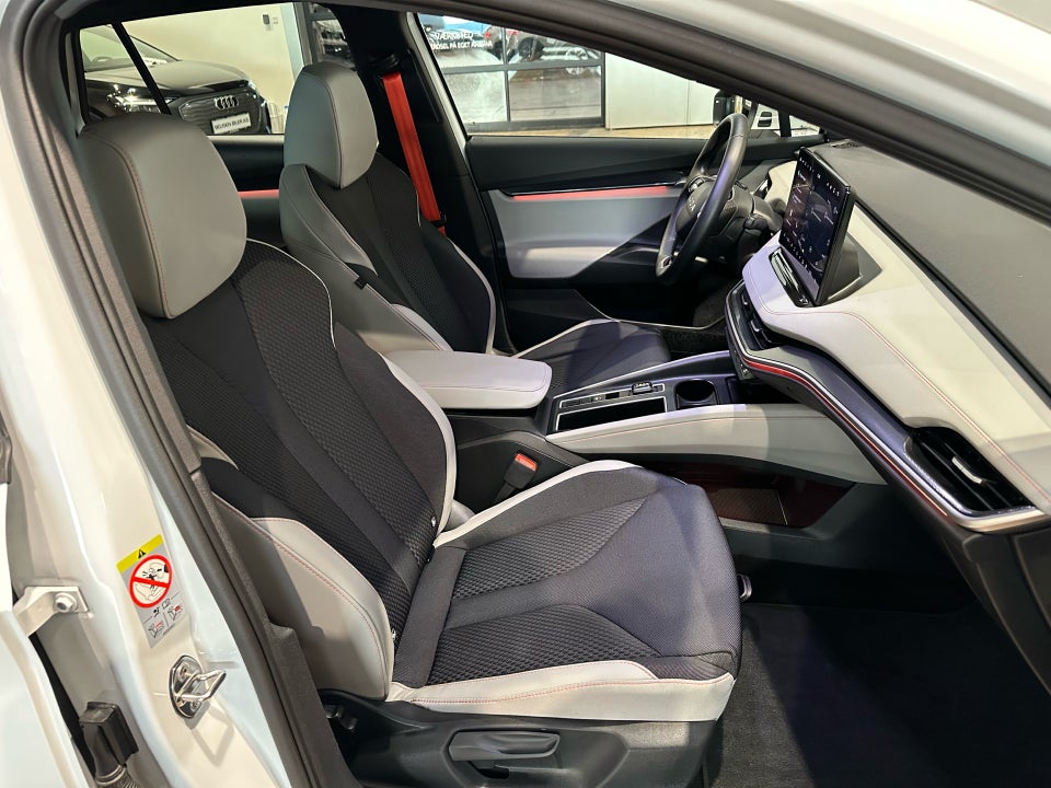 Skoda Elroq 85 iV Lodge 5d