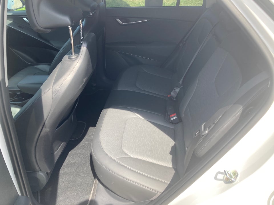 Kia Niro 64 EV Upgrade 5d