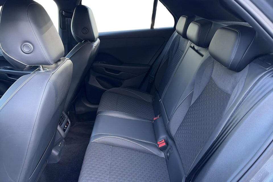 VW T-Roc 1,5 eTSi 150 R-line DSG 5d